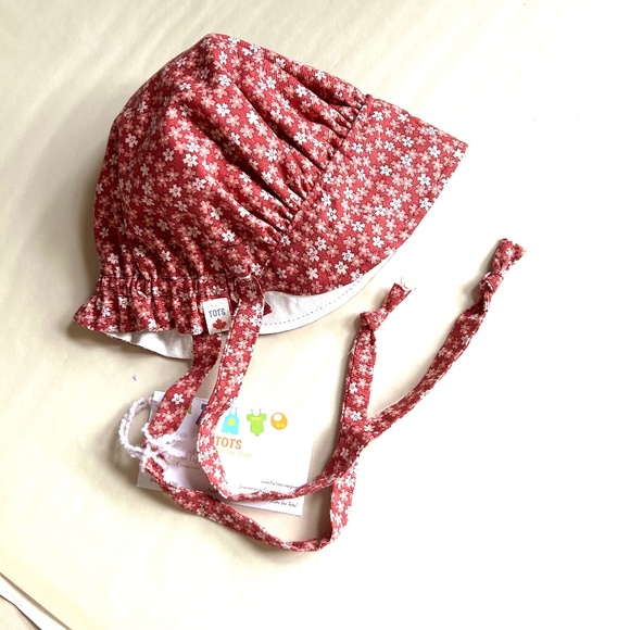 Red Floral Pioneer Bonnets, 2 Sizes Prairie Girl Style, Thimbleberries Design - Picture 1 of 10